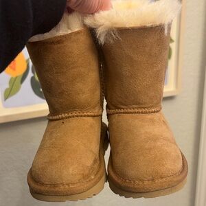UGG 6 Toddler Light Brown Boots